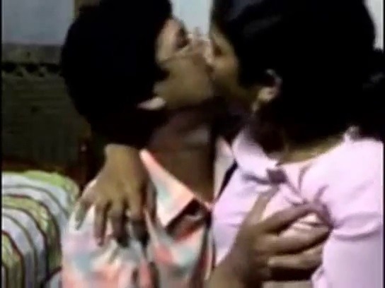 Appa sontha magalain mulaiyai pisaiyum tamil family